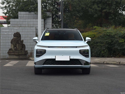 高速電動車 Xpeng G9 5ドア 5席 左方向 スペースSUV 650Km